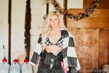 watermark_72841_supgirllfw_55986571511.webp