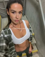 watermark_29b78fe4bfac4063a1f362f181441dce_laceymontgomery1_57314383209.webp